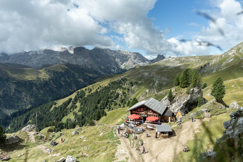 Etappe 4a Dolomiti Trek King   Zu Füßen Des Sassolungo